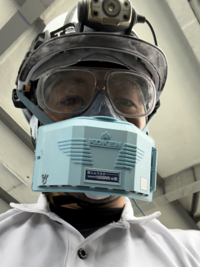 保護メガネ、保護マスク着用例